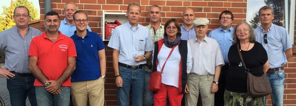 Lions Club Wedemark ermöglicht Ankauf eines Defibrillators für Hellendorf